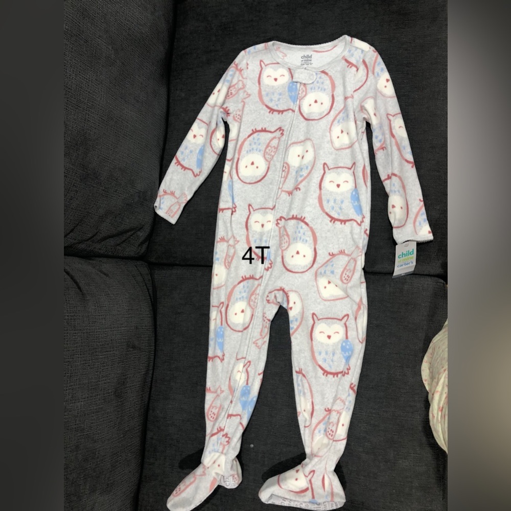 Bundle 7 Pyjamas 4T - Picture 3 of 8